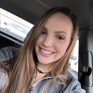 Meet your Posher, Alyssa